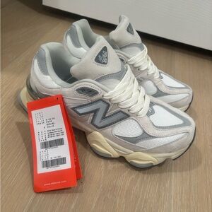 NEW BALANCE 9060 WOMEN’S SNEAKERS 6.5